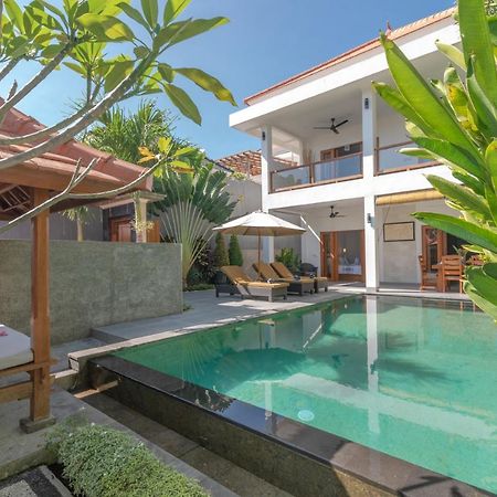 Villa Royal Singaraja  Exterior photo